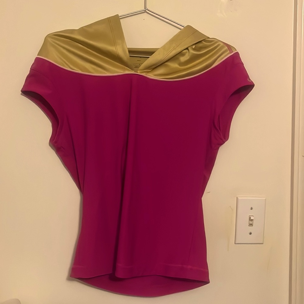 Nike dri-fit top